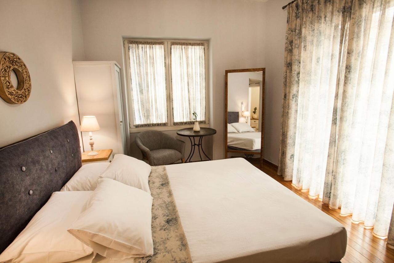 Lovely 1St Fl. Apt, With Balcony In Pagrati Athene Buitenkant foto
