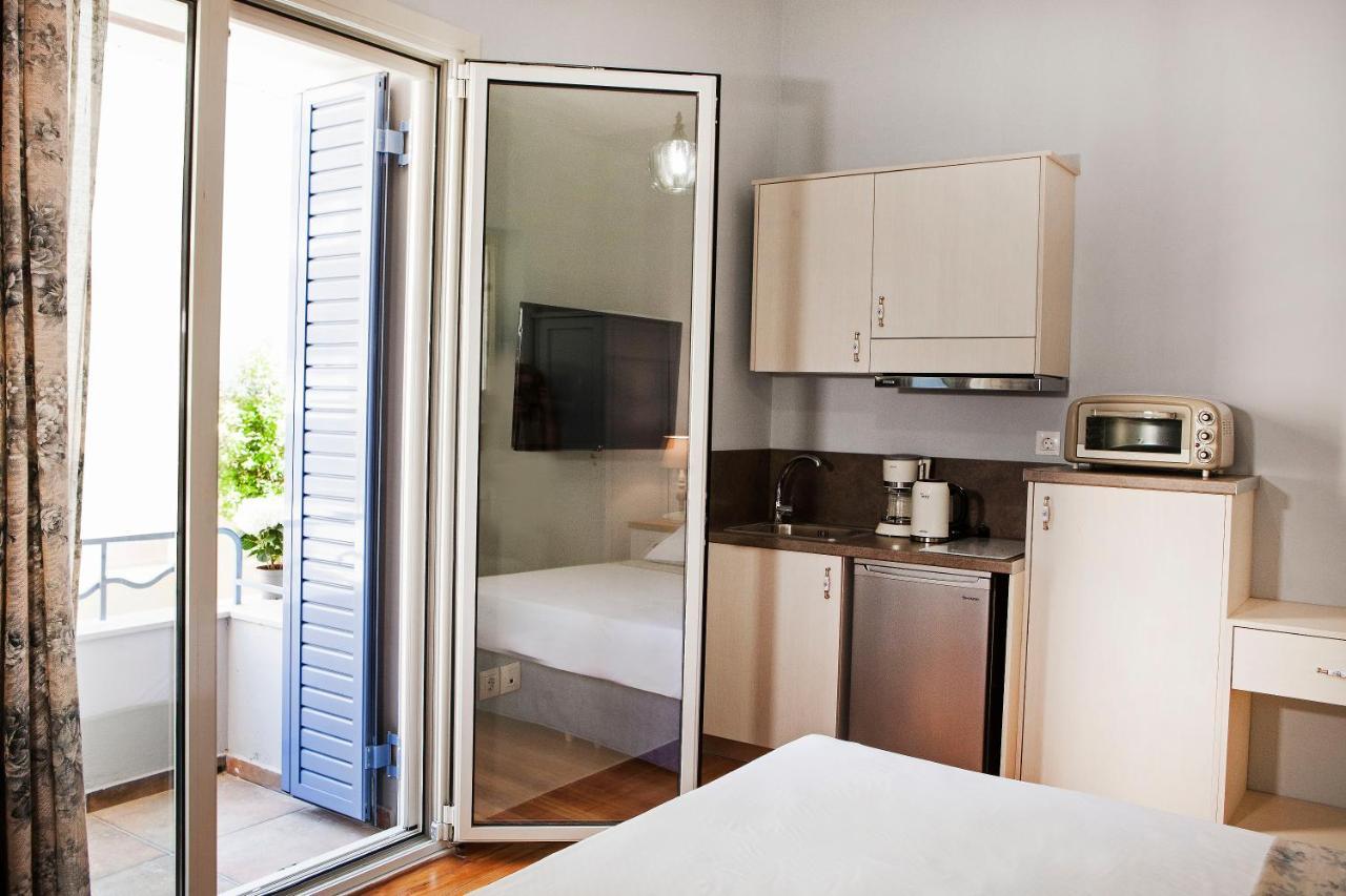Lovely 1St Fl. Apt, With Balcony In Pagrati Athene Buitenkant foto