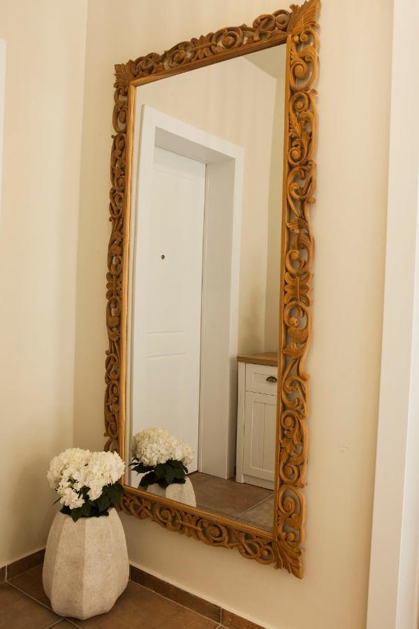 Lovely 1St Fl. Apt, With Balcony In Pagrati Athene Buitenkant foto