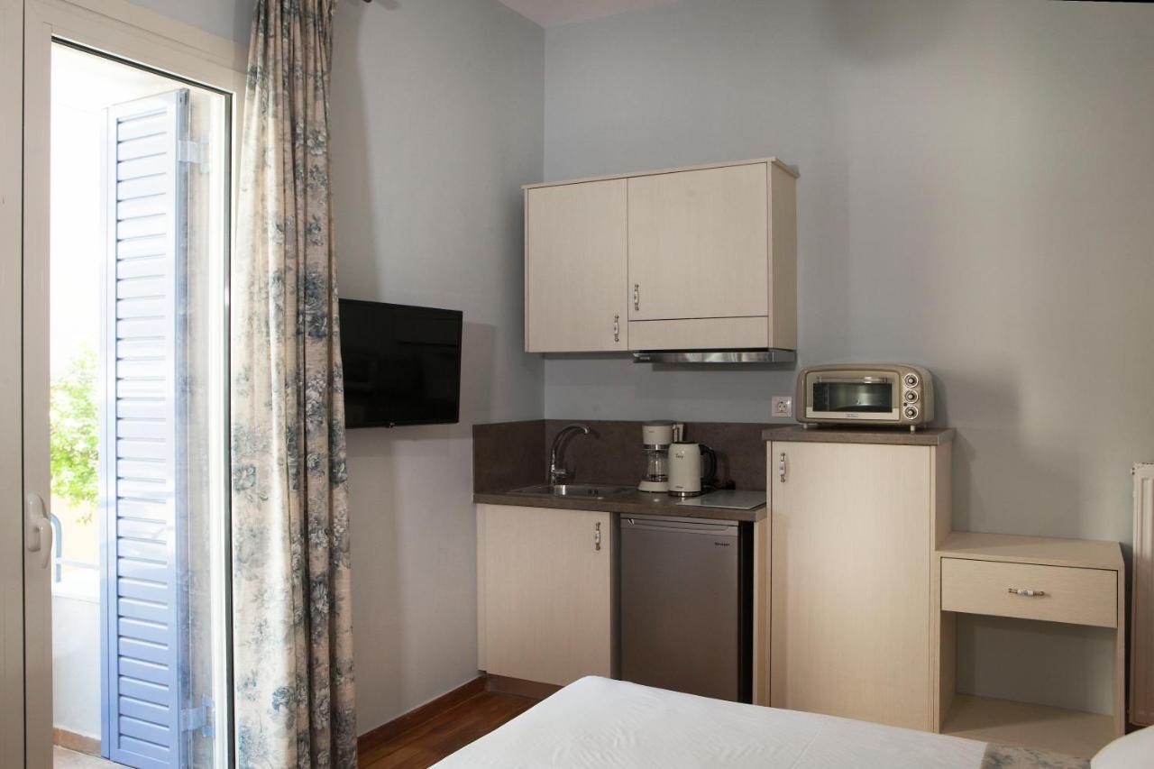 Lovely 1St Fl. Apt, With Balcony In Pagrati Athene Buitenkant foto