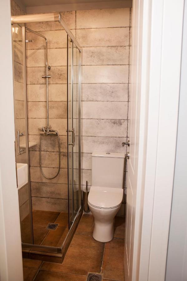 Lovely 1St Fl. Apt, With Balcony In Pagrati Athene Buitenkant foto